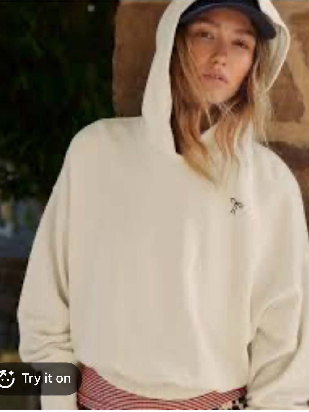 aerie Off-White cropped Pullover Hoodie with Script Logo medium cream